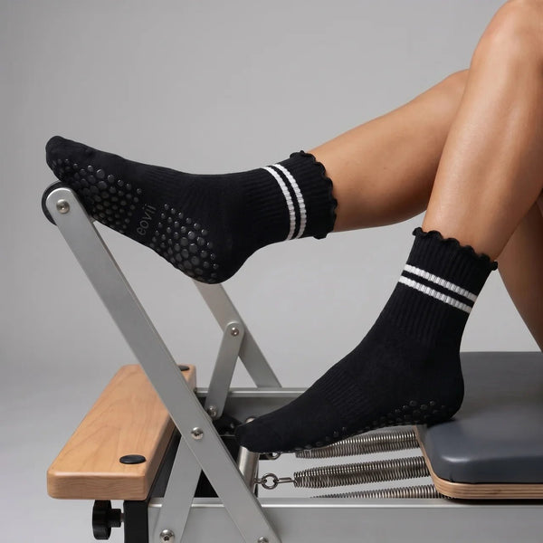Ruffle Grip Socks – After Dark - eovii